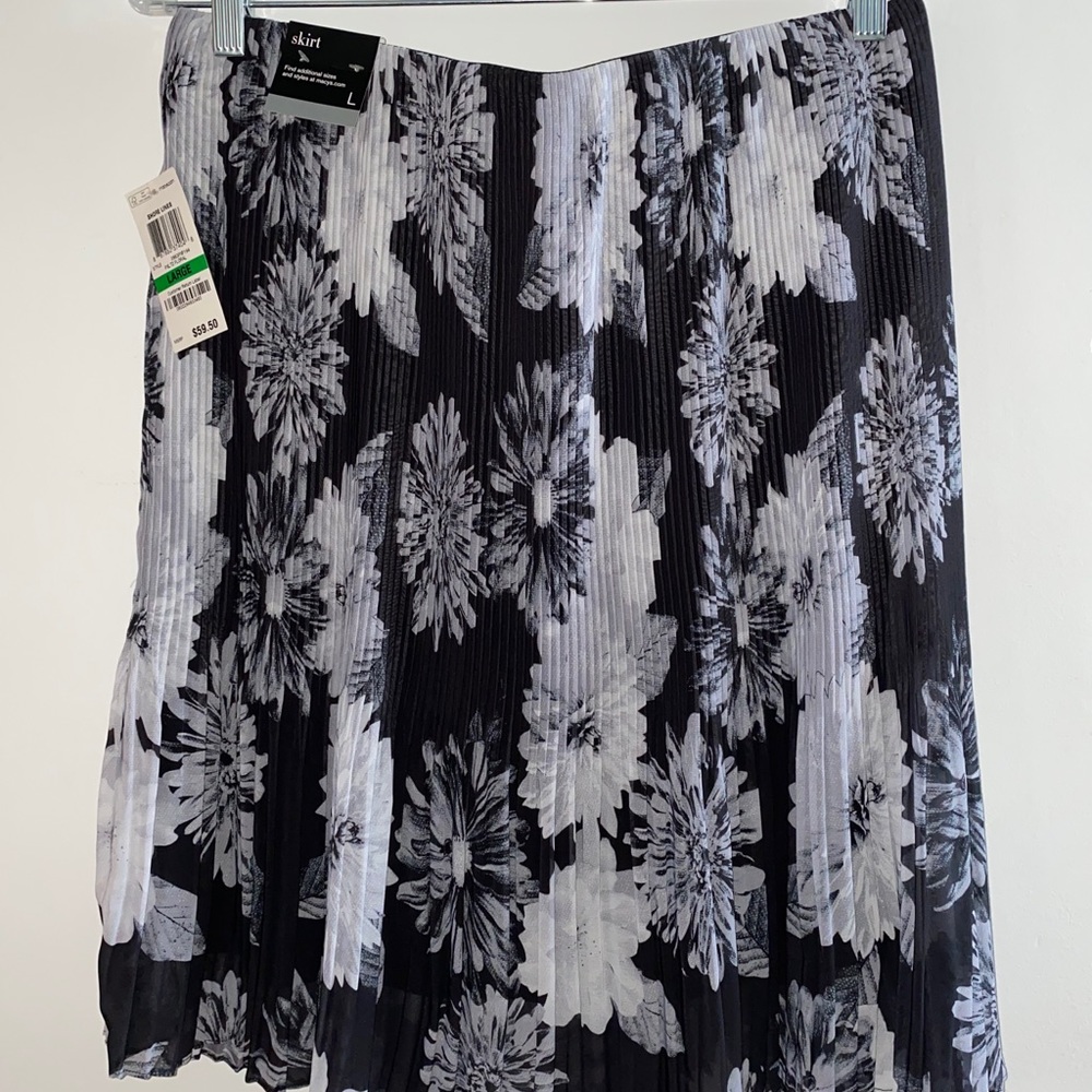 Brand new floral skirt